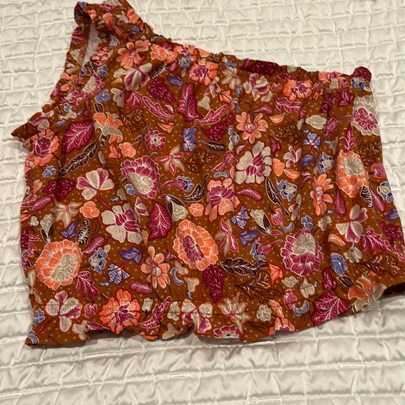 Ann Taylor one shoulder top. - Picture 1 of 3